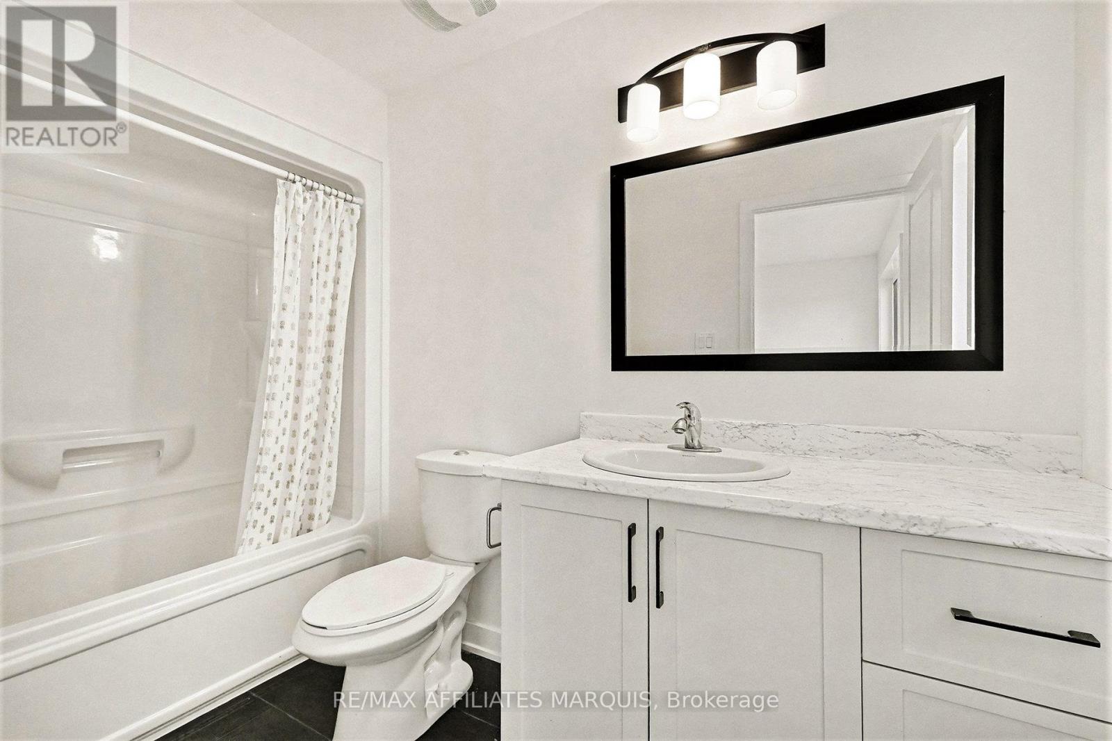 44 WHITCOMB CRESCENT - 23