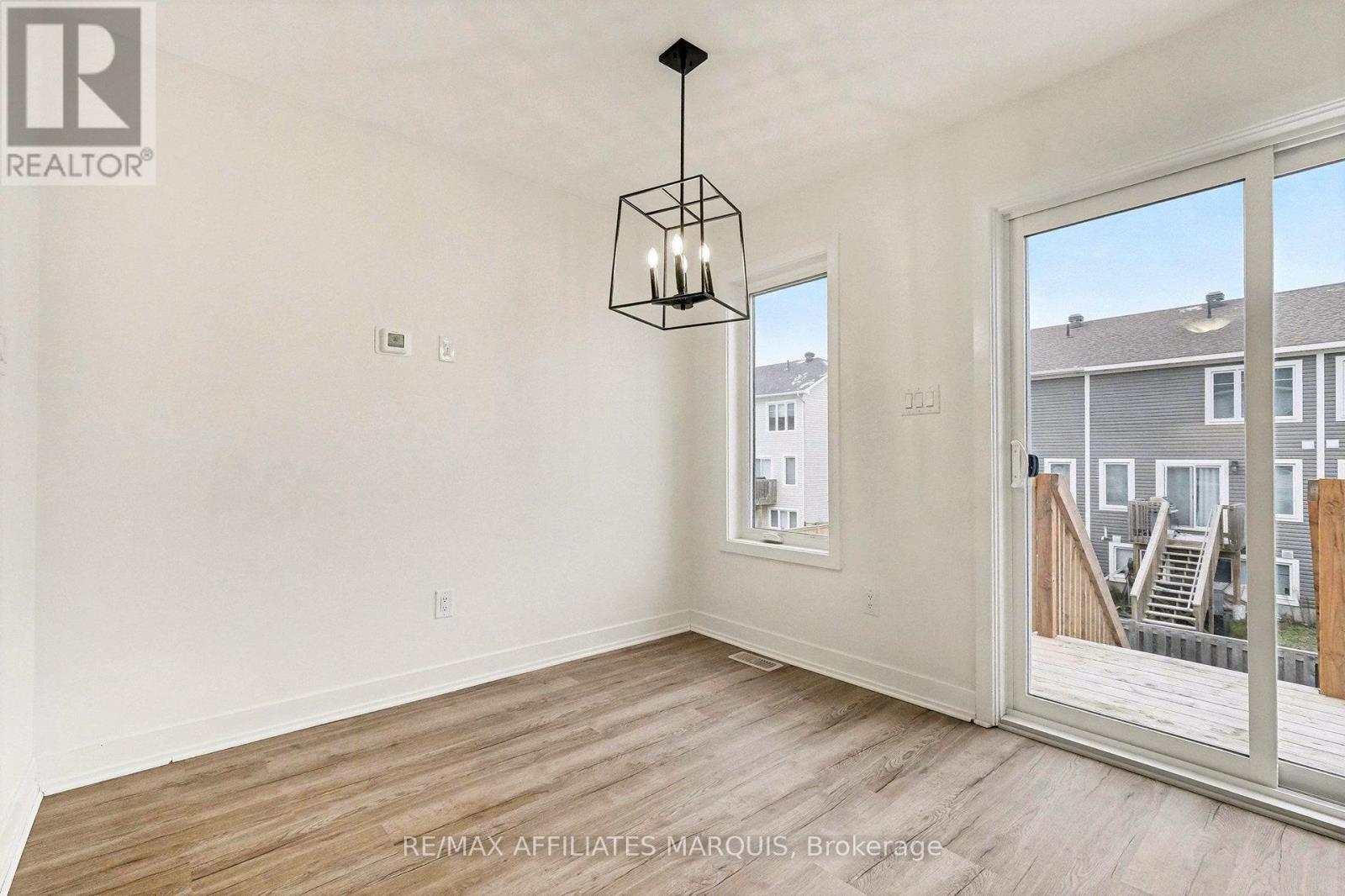 44 WHITCOMB CRESCENT - 9