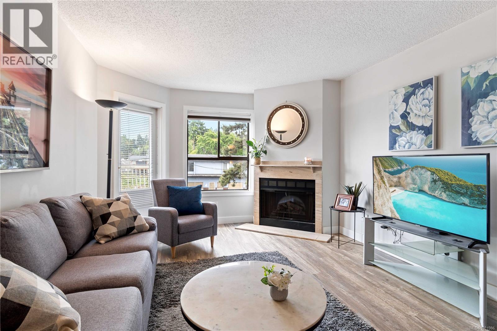 213 2815 Departure Bay Rd, Nanaimo