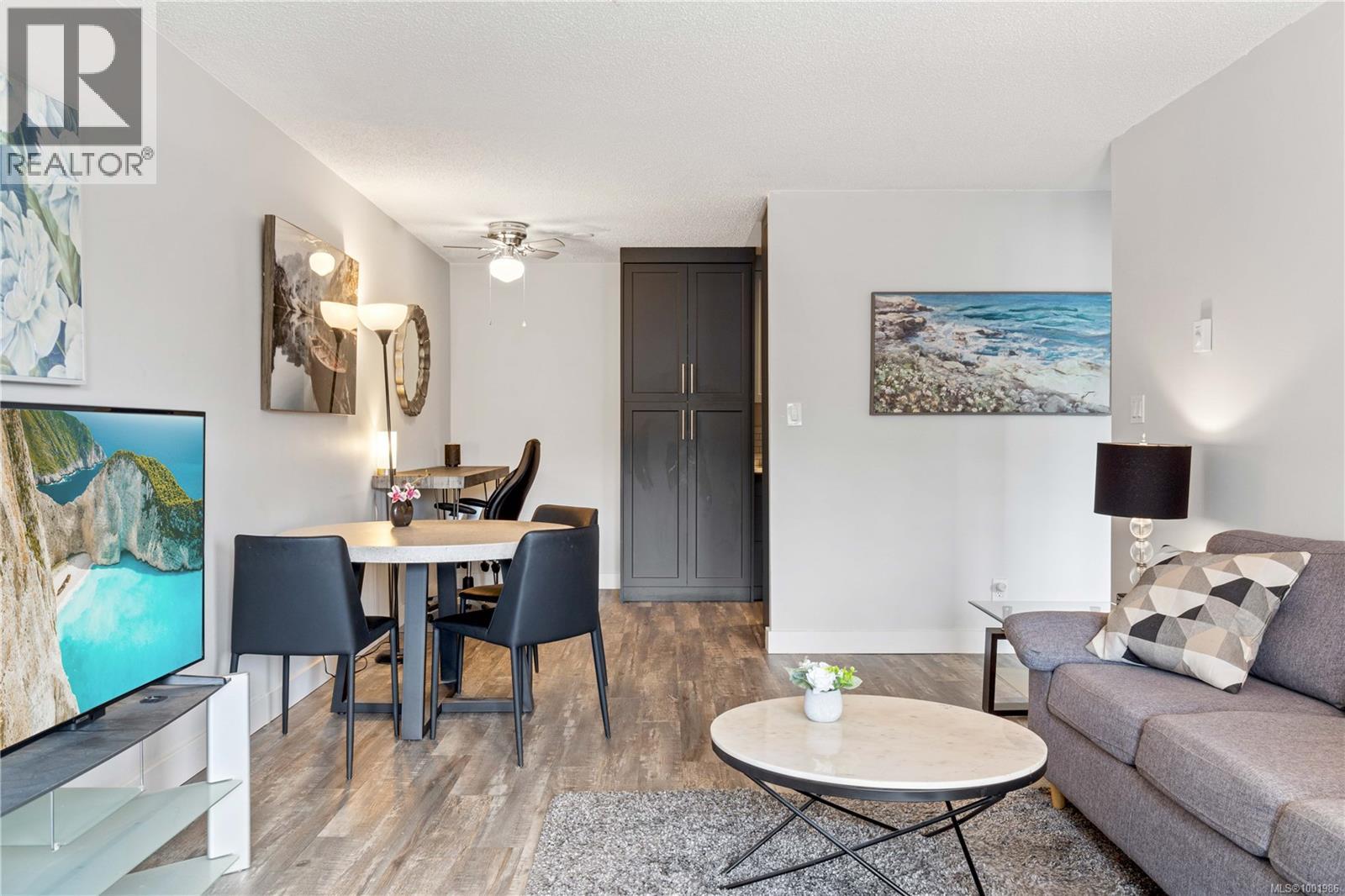 213 2815 Departure Bay Rd, Nanaimo