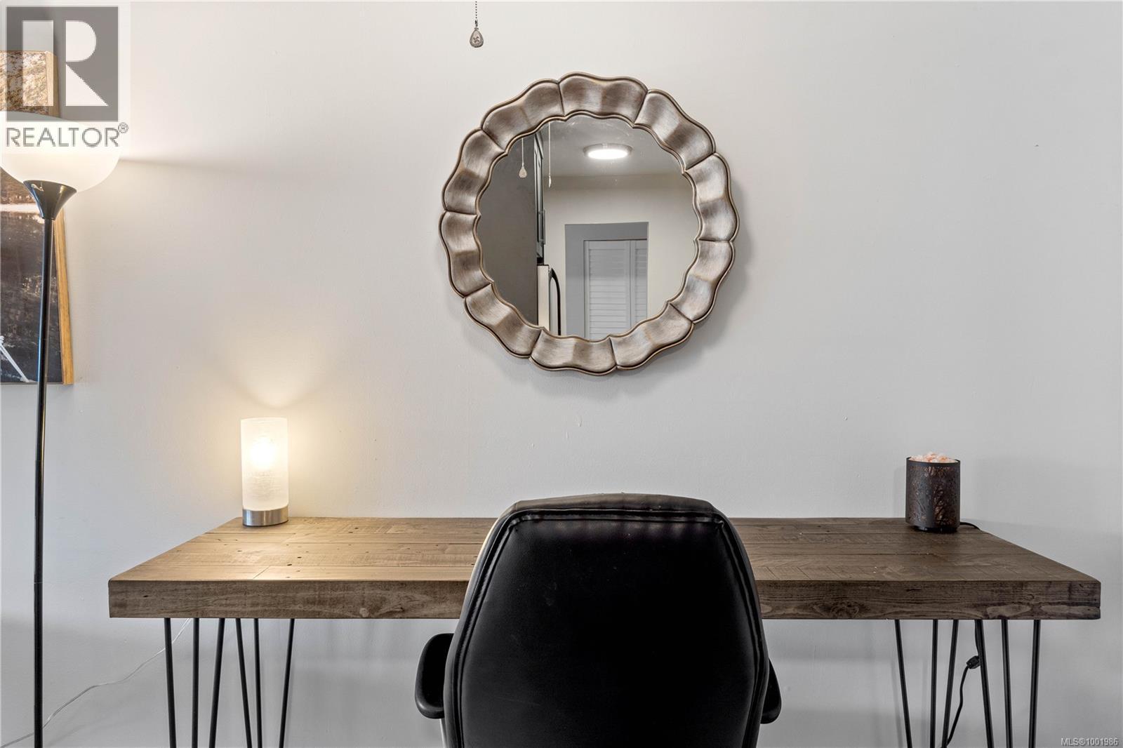 213 2815 Departure Bay Rd, Nanaimo