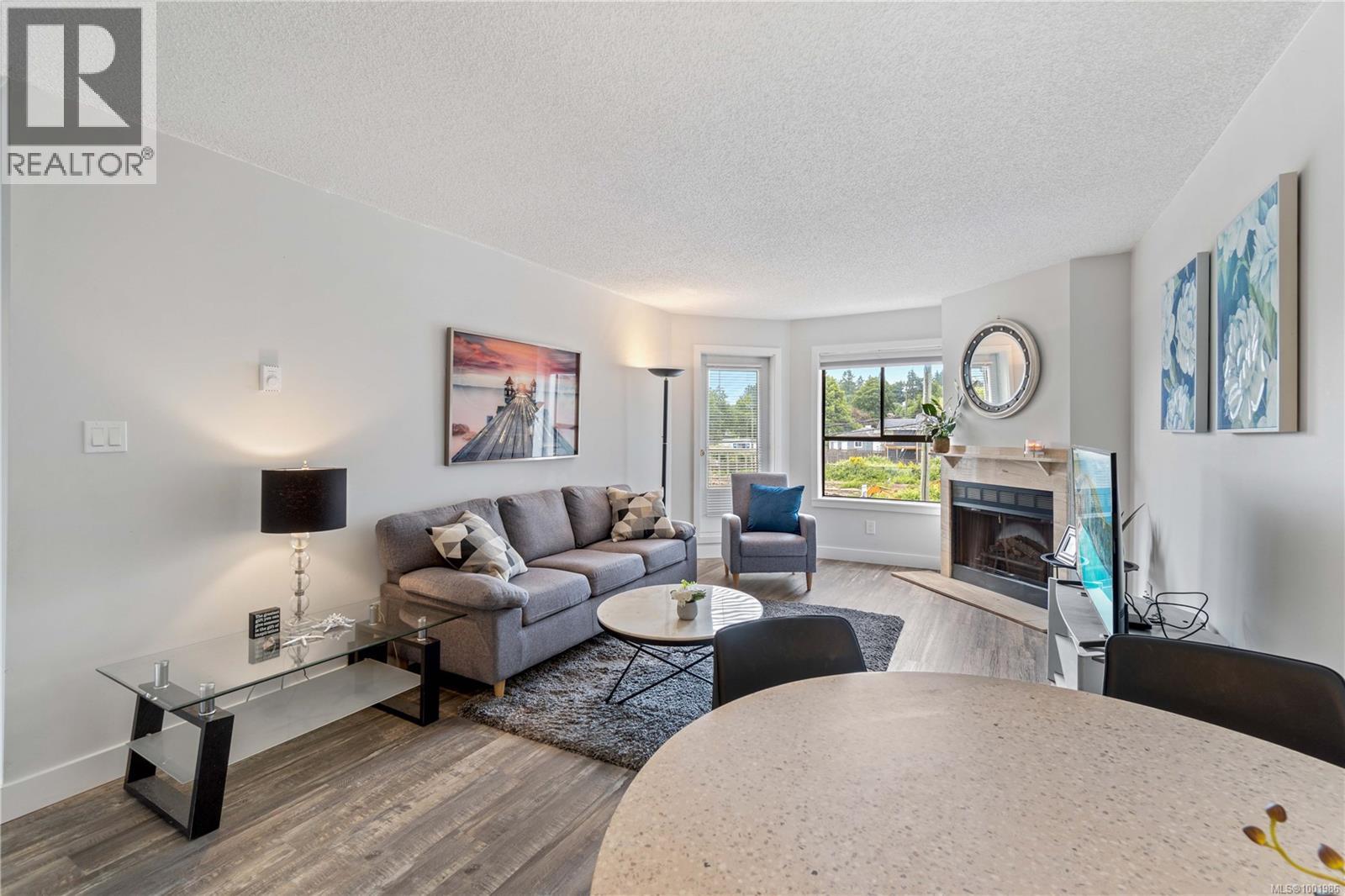 213 2815 Departure Bay Rd, Nanaimo