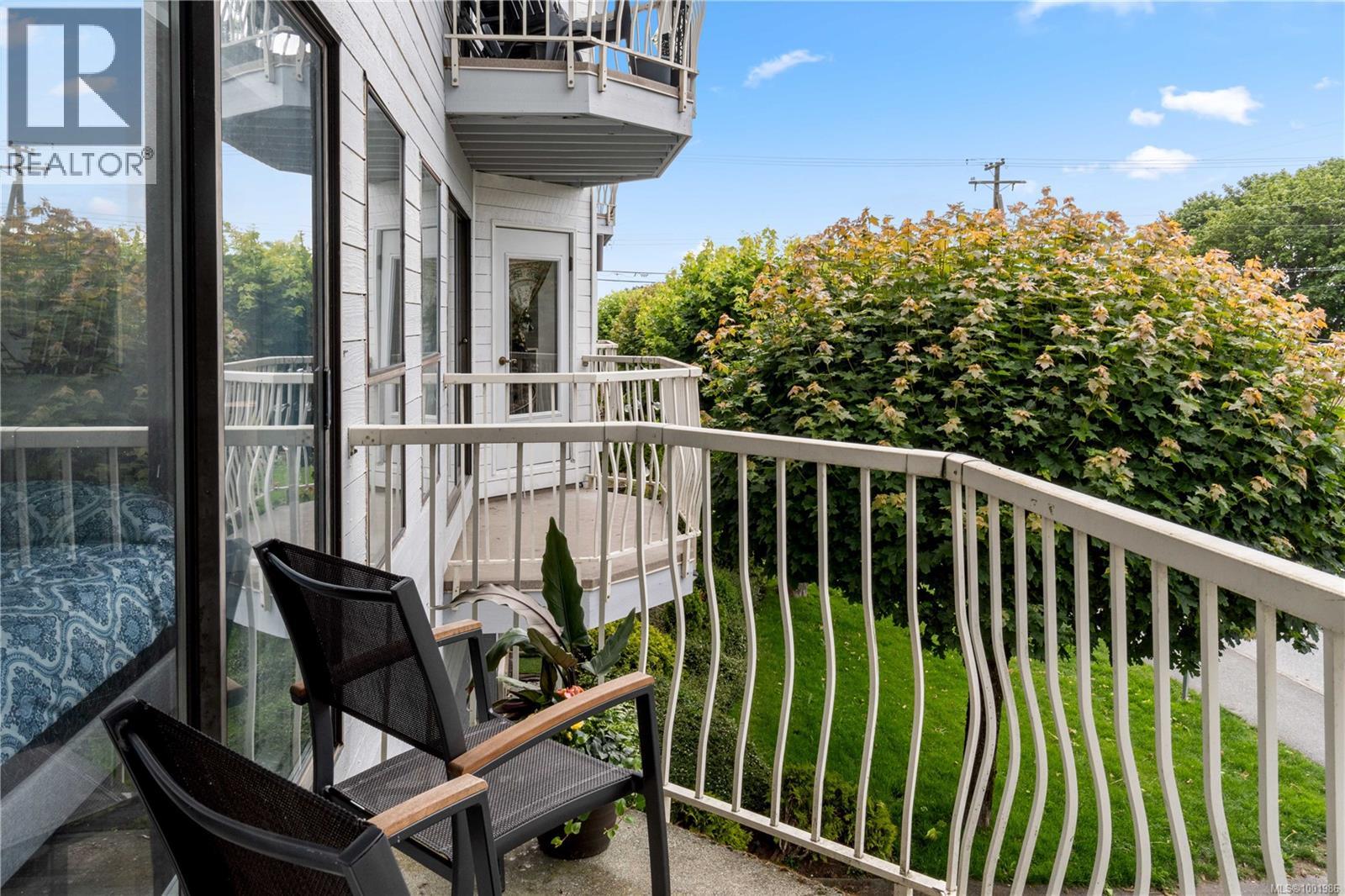 213 2815 Departure Bay Rd, Nanaimo