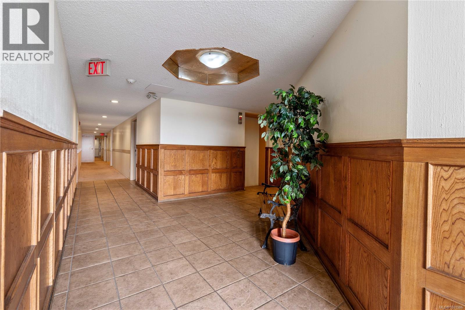 213 2815 Departure Bay Rd, Nanaimo