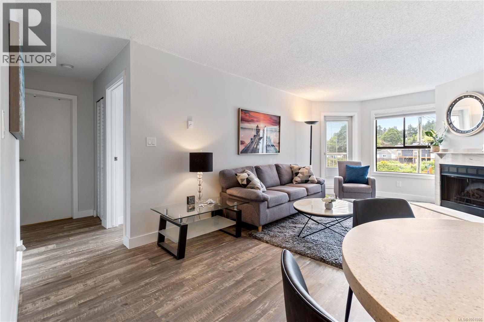 213 2815 Departure Bay Rd, Nanaimo