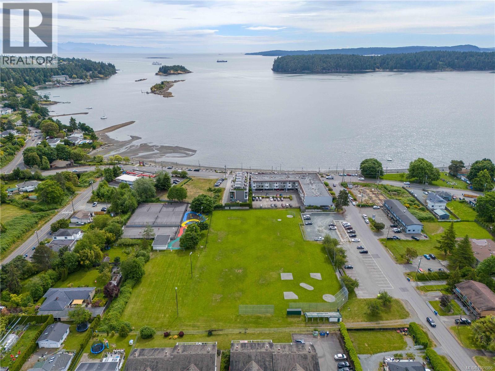 213 2815 Departure Bay Rd, Nanaimo