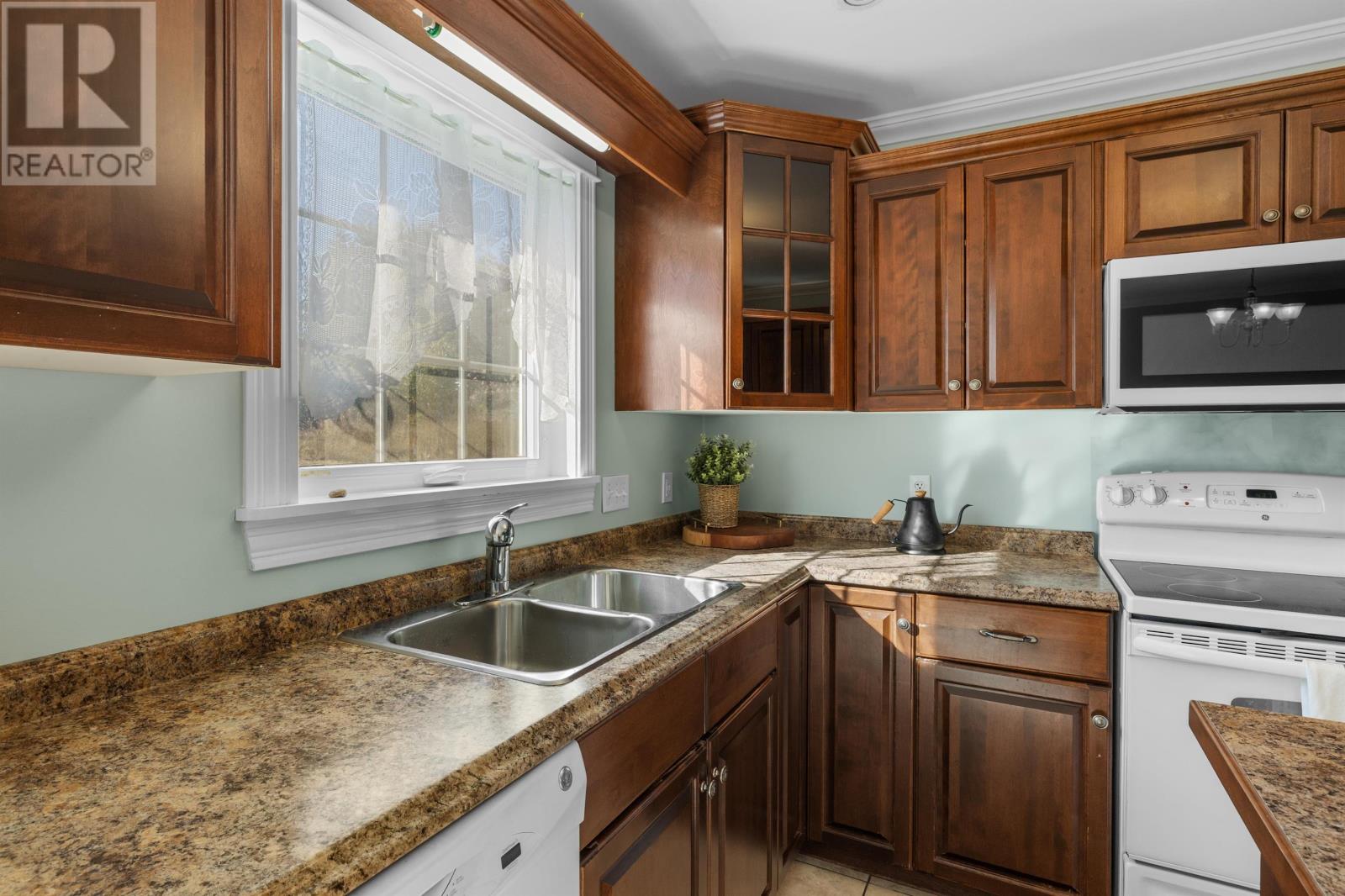 Single Family House for Sale in  Barbour Circle Sherwood 