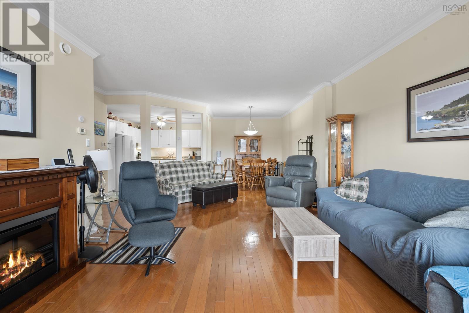 Property 26 of 41 of 211 52 Whitehall Crescent