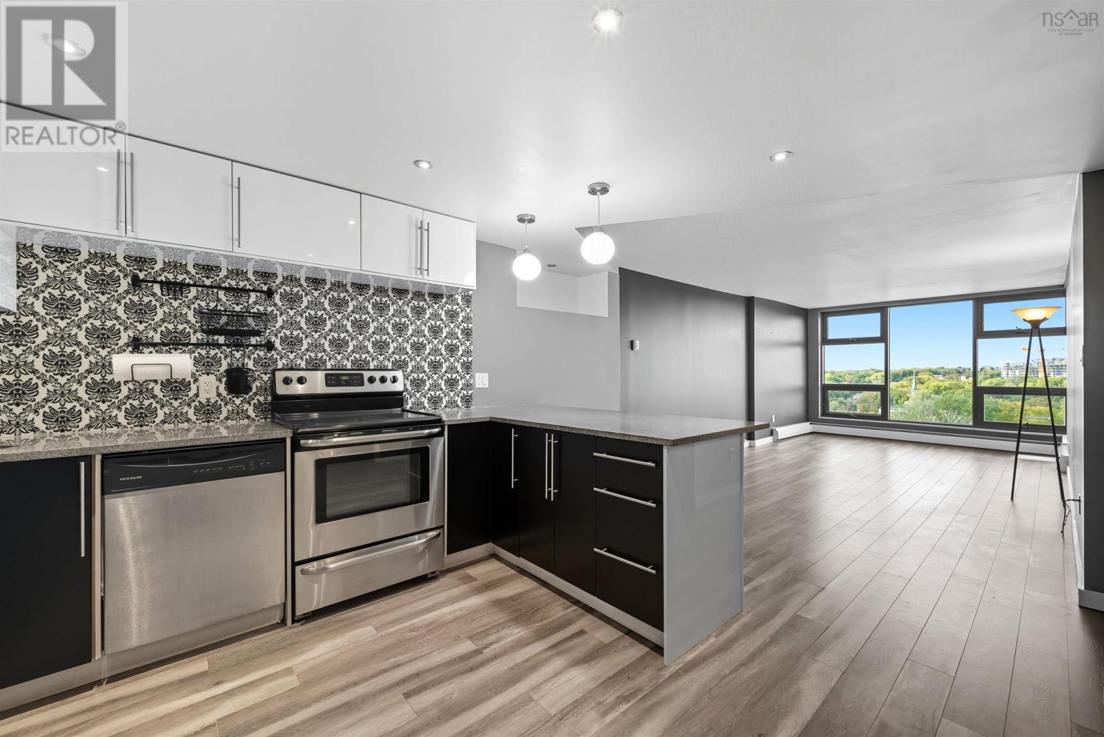 Property 2 of 36 of 1101 6369 Coburg Road