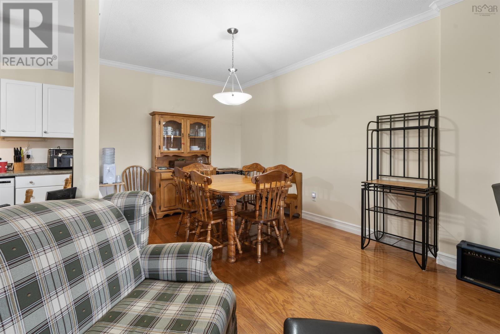 Property 20 of 41 of 211 52 Whitehall Crescent