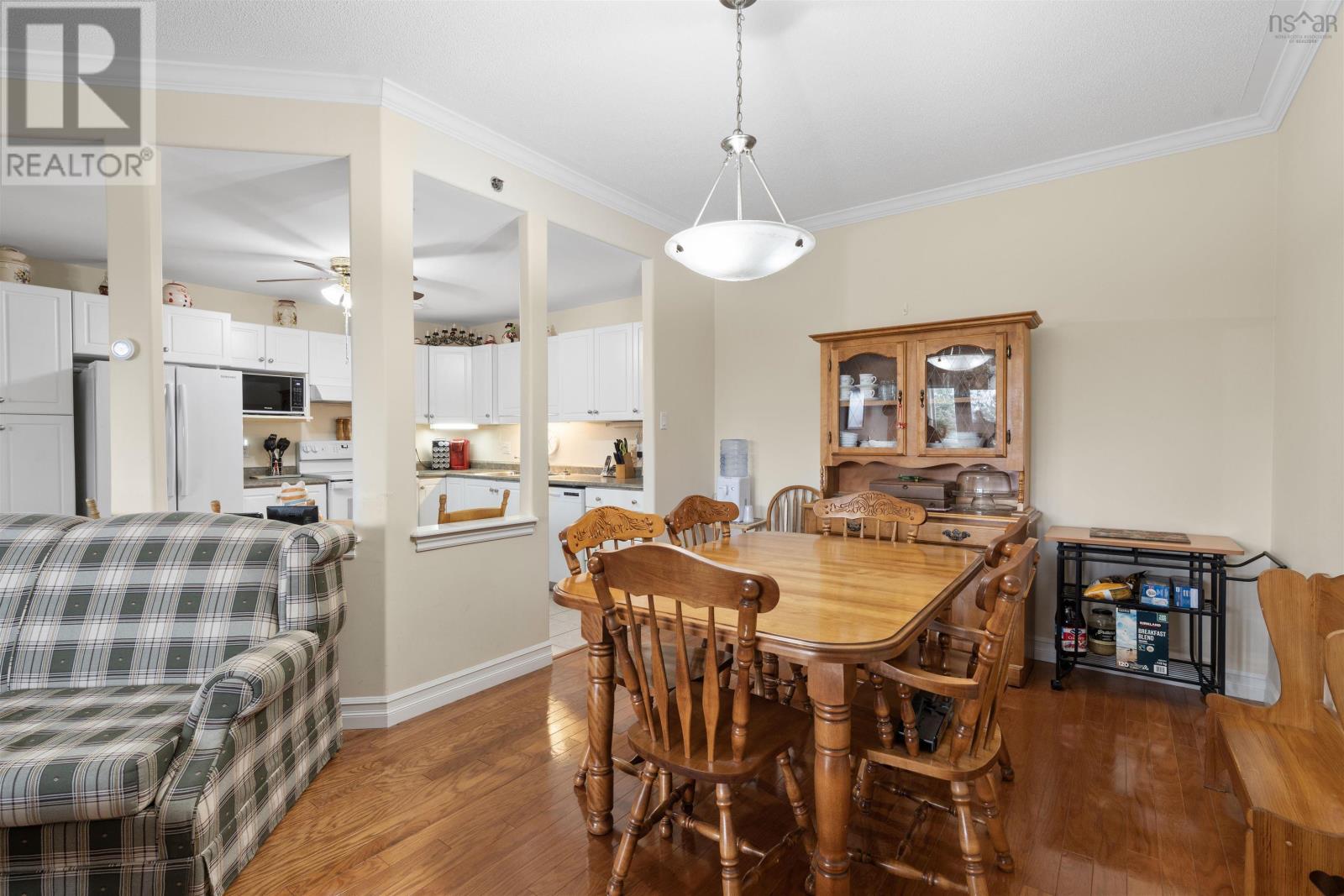 Property 28 of 41 of 211 52 Whitehall Crescent