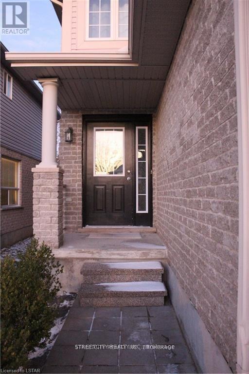 1486 MICKLEBOROUGH DRIVE - Photo 4 of 33, London North (North I), Ontario