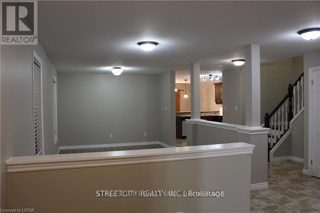 1486 MICKLEBOROUGH DRIVE - Photo 5 of 33, London North (North I), Ontario