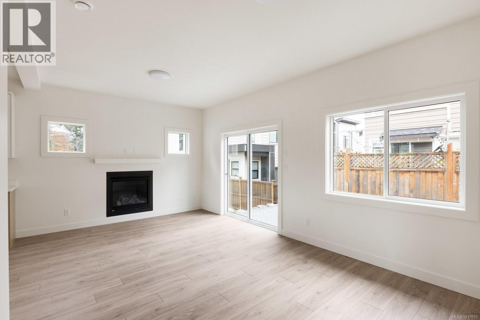 925 Rosefinch Pl, Langford