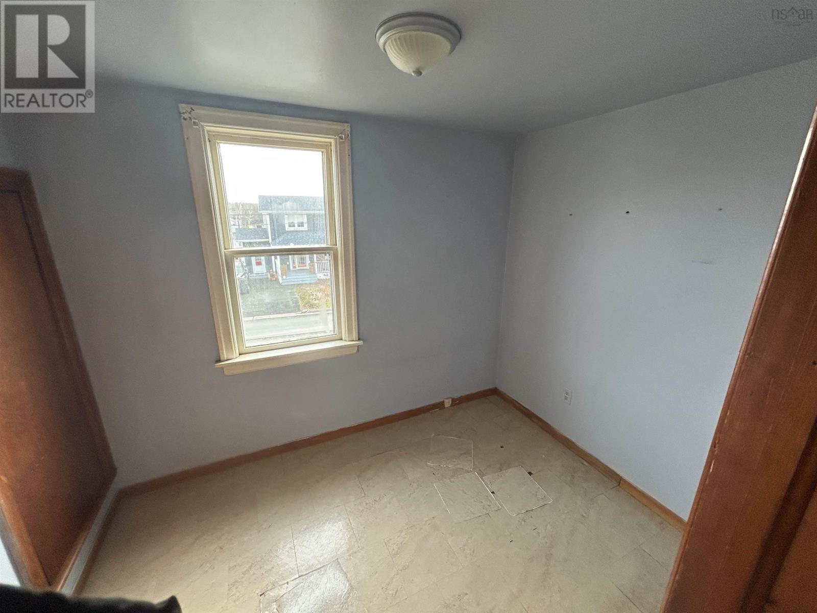 Property 16 of 24 of 307 Cabot Street