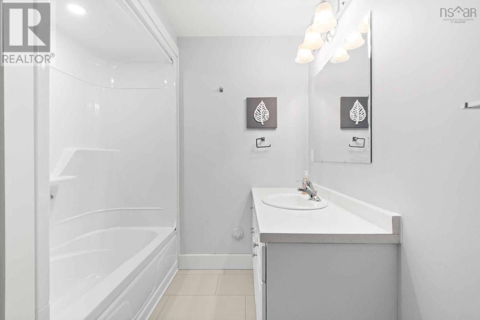 Property 24 of 48 of 15/59 John Murray Drive