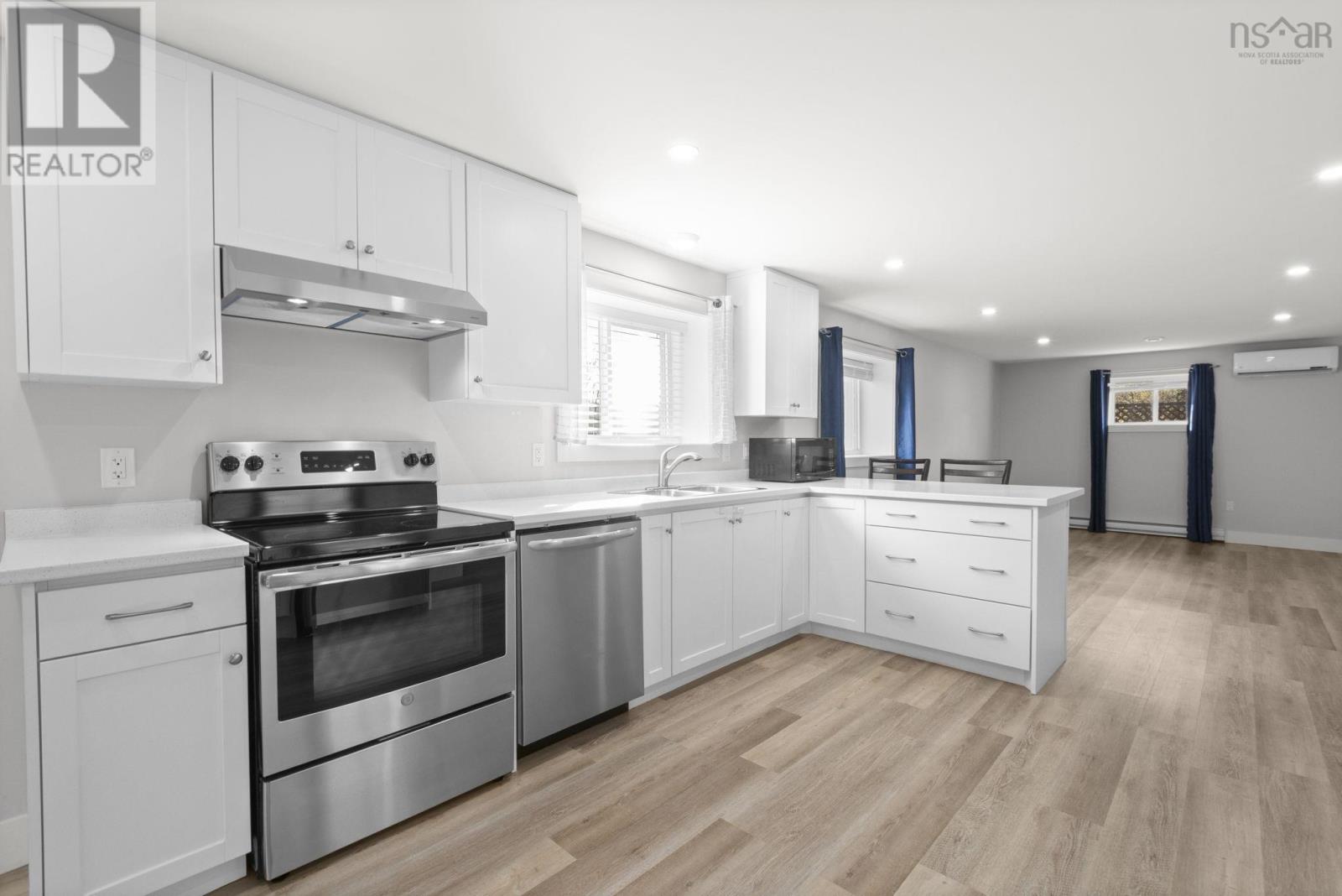 Property 7 of 48 of 15/59 John Murray Drive