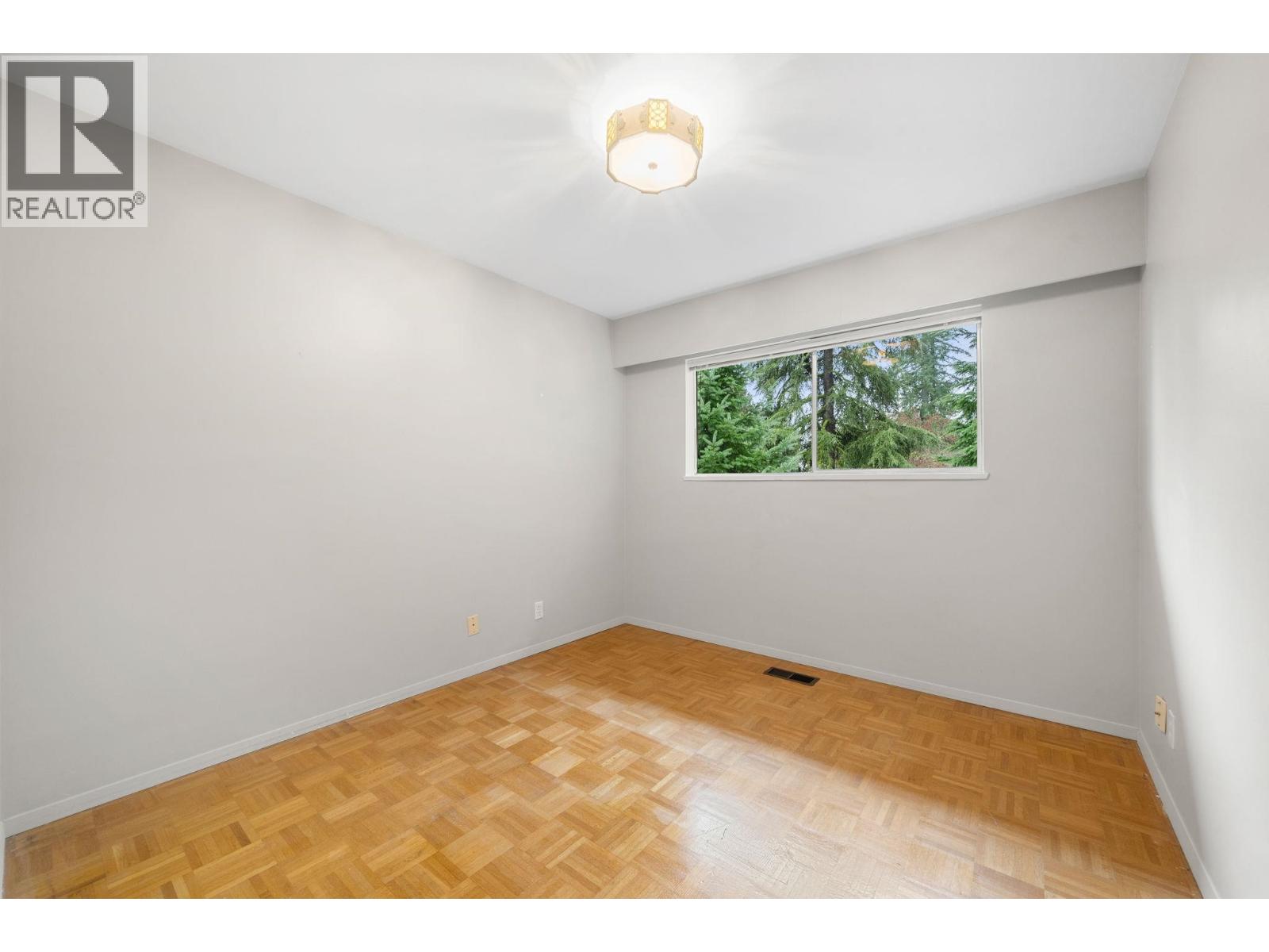 2086 TOMPKINS CRESCENT, North Vancouver