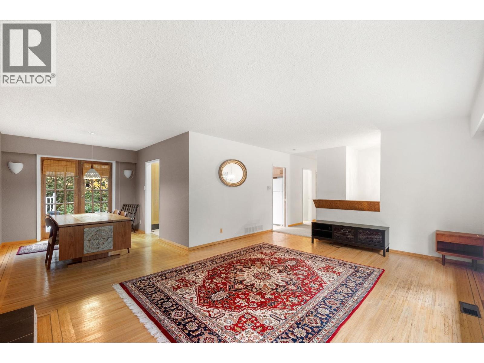 2086 TOMPKINS CRESCENT, North Vancouver