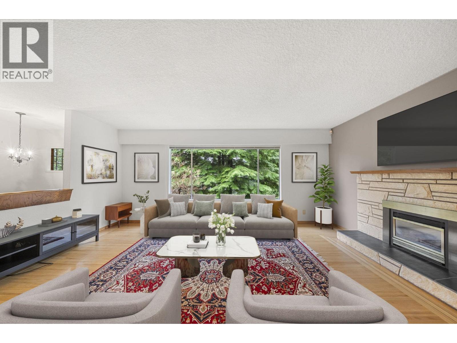 2086 TOMPKINS CRESCENT, North Vancouver