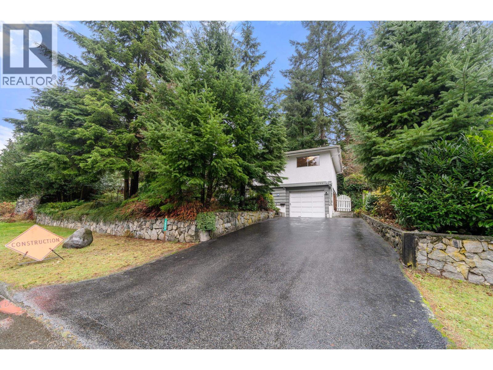 2086 TOMPKINS CRESCENT, North Vancouver