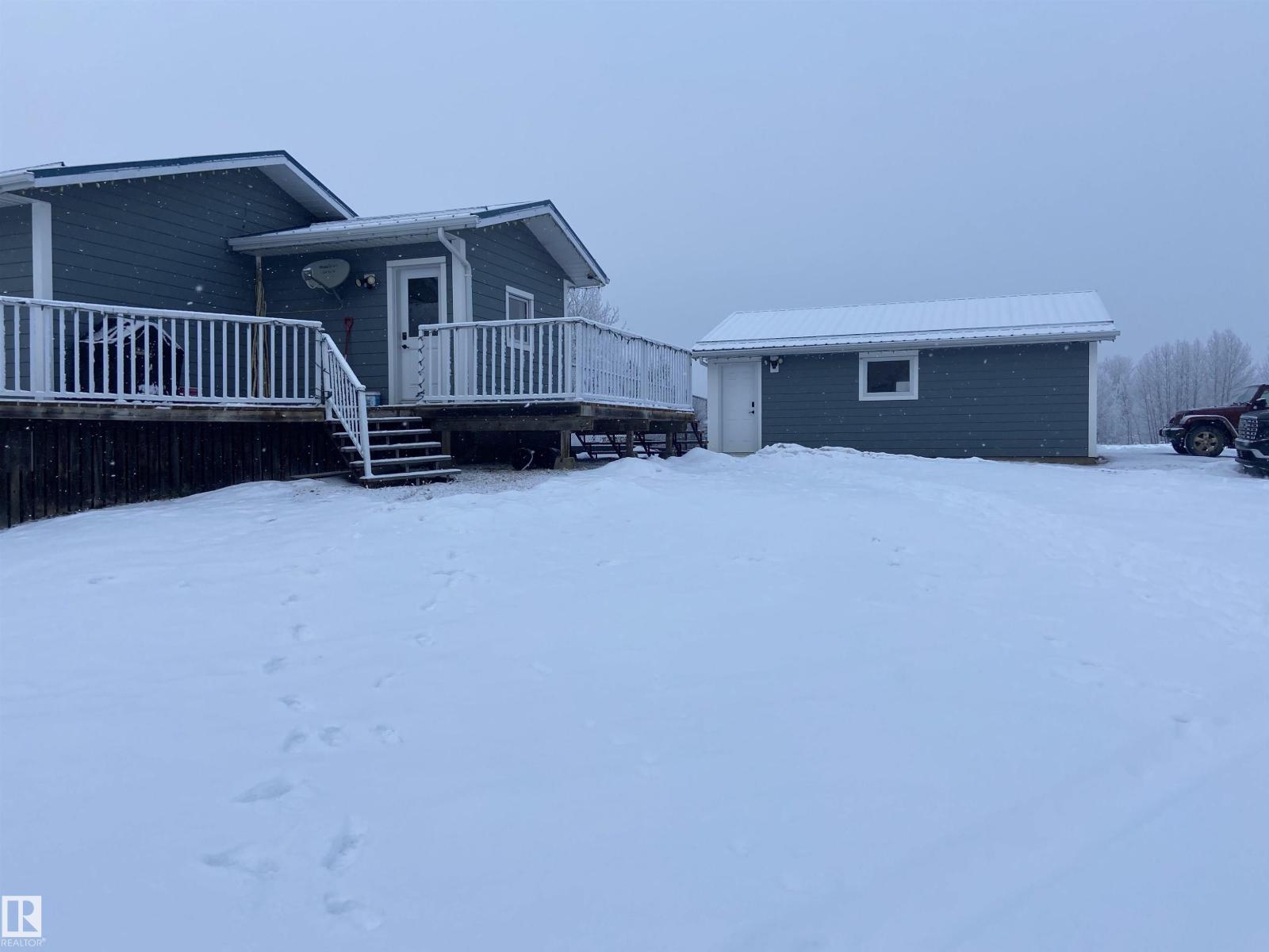222082 Township Road 682 - 2
