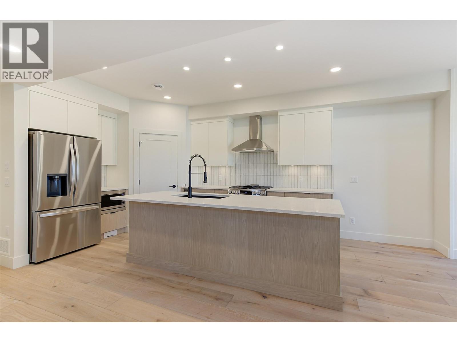  857 Kinnear Court, Kelowna