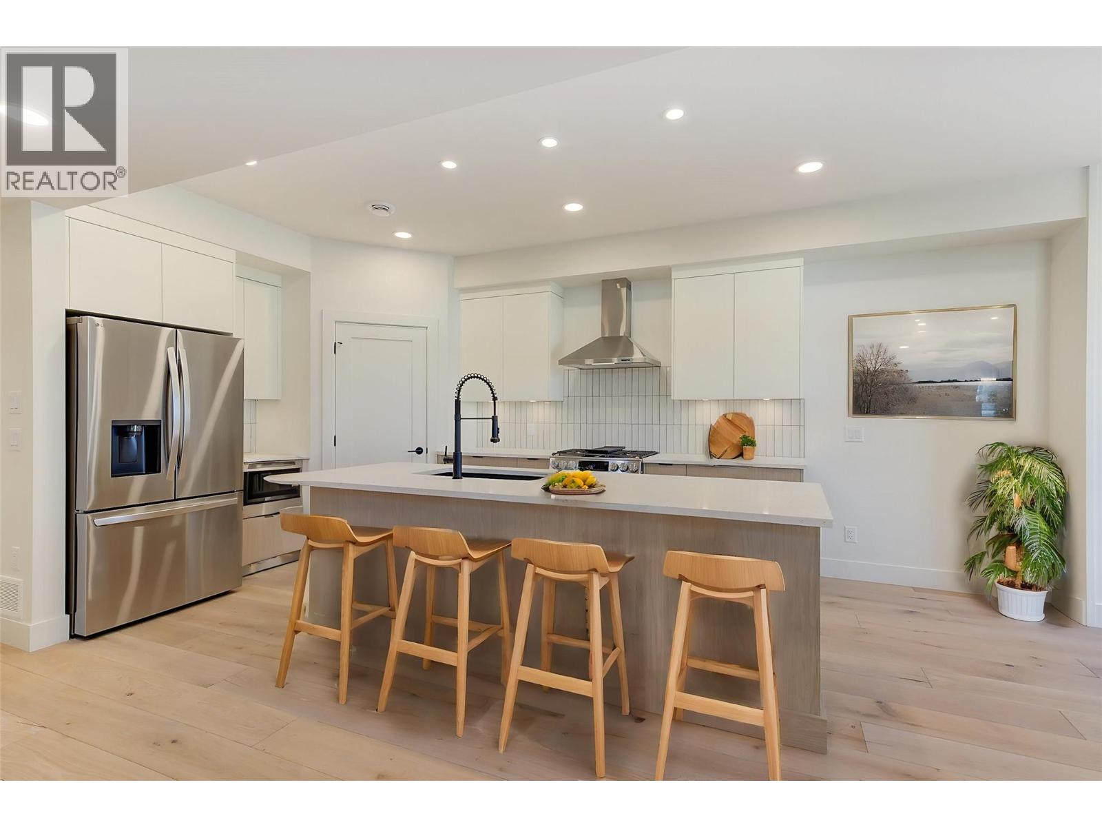  857 Kinnear Court, Kelowna