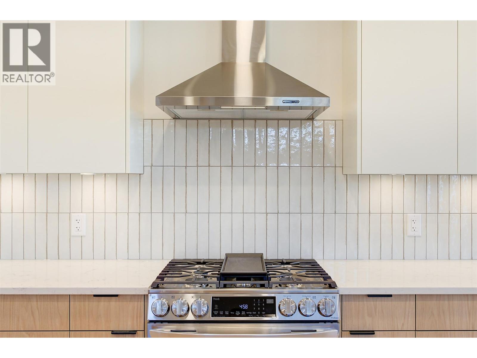  857 Kinnear Court, Kelowna