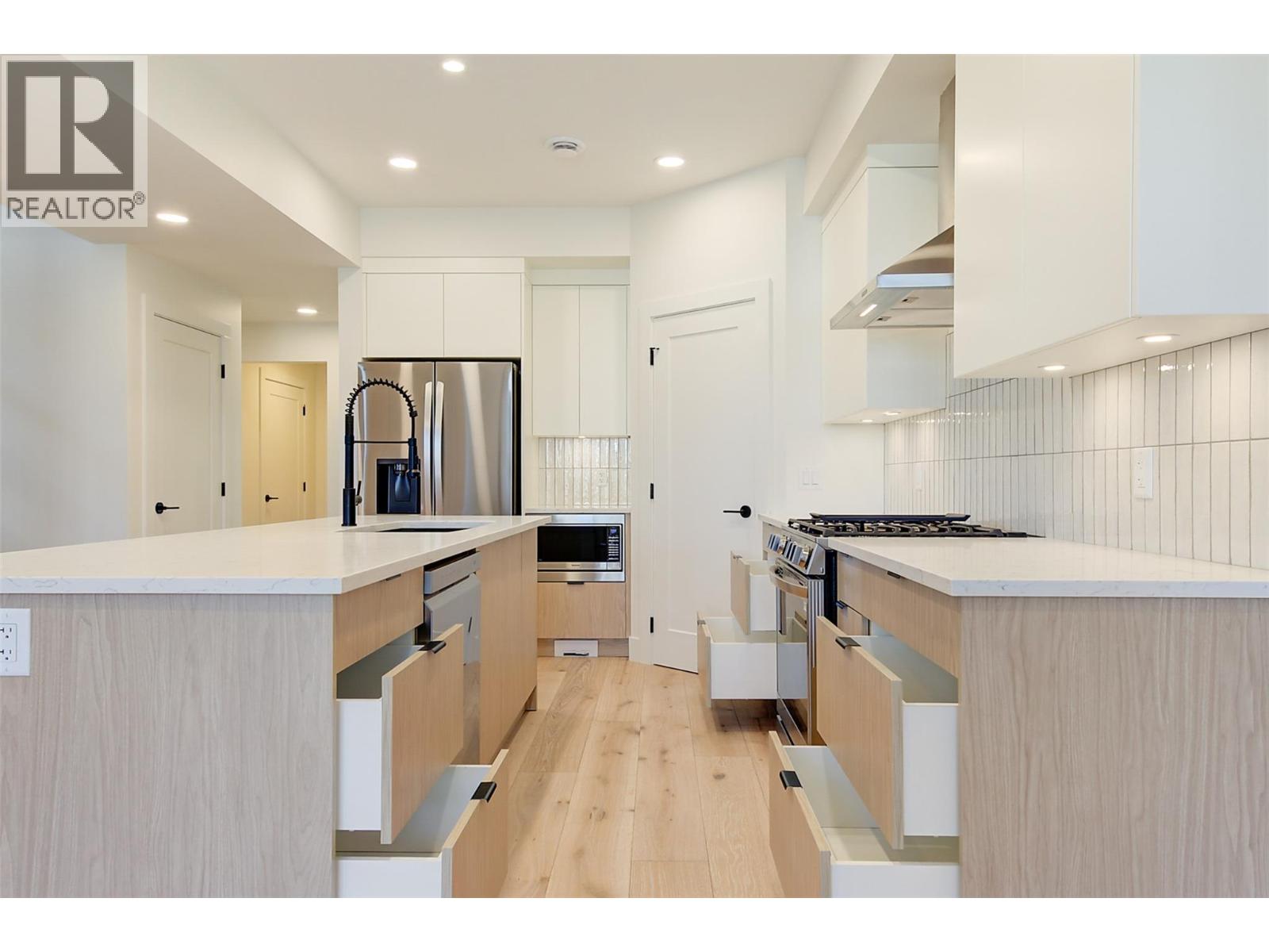  857 Kinnear Court, Kelowna