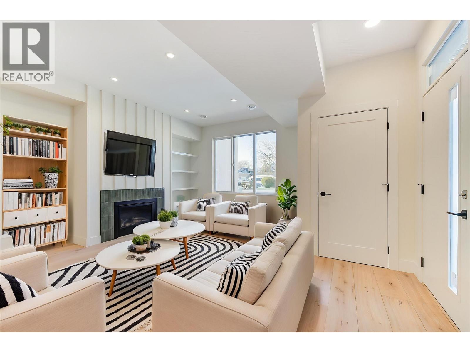  857 Kinnear Court, Kelowna