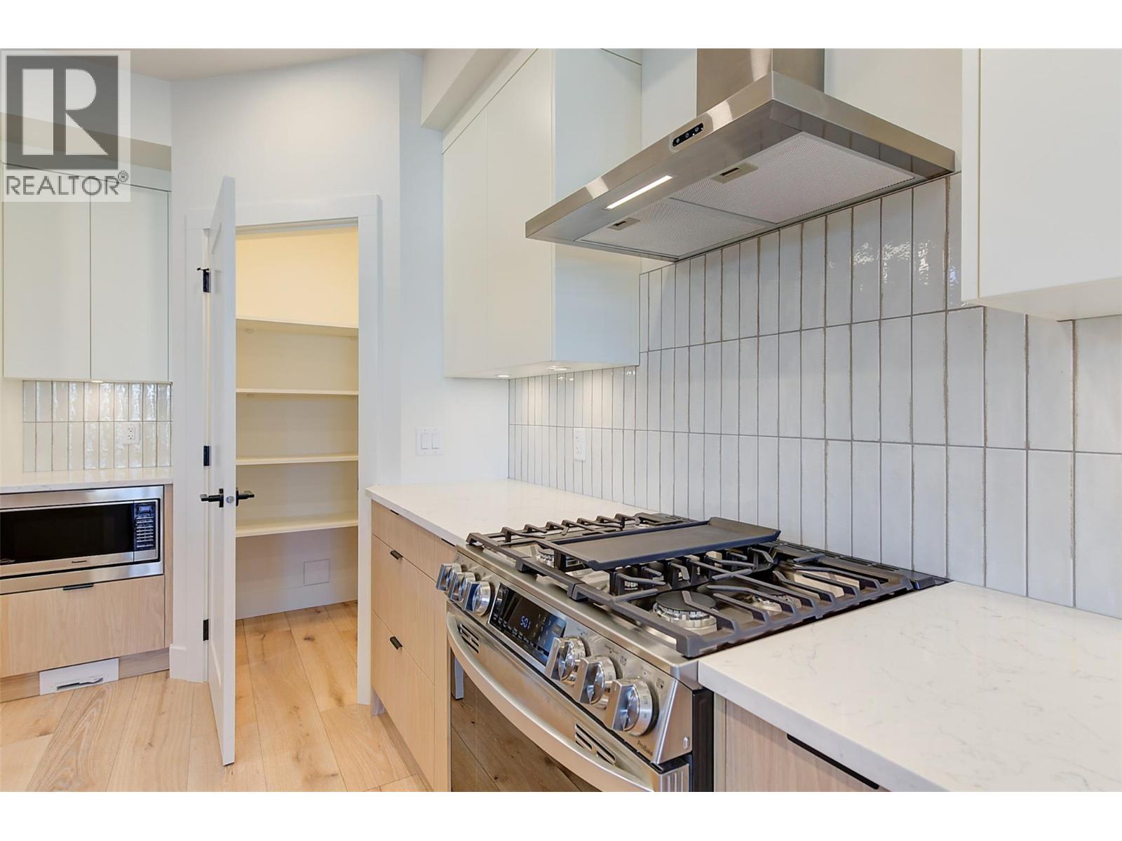  857 Kinnear Court, Kelowna