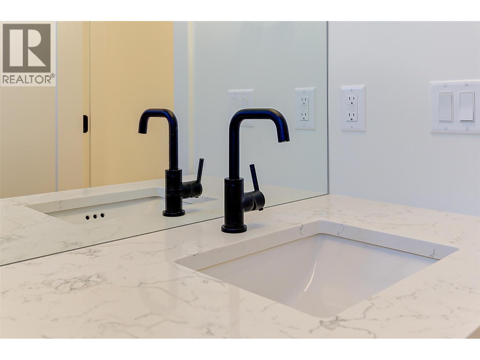  857 Kinnear Court, Kelowna