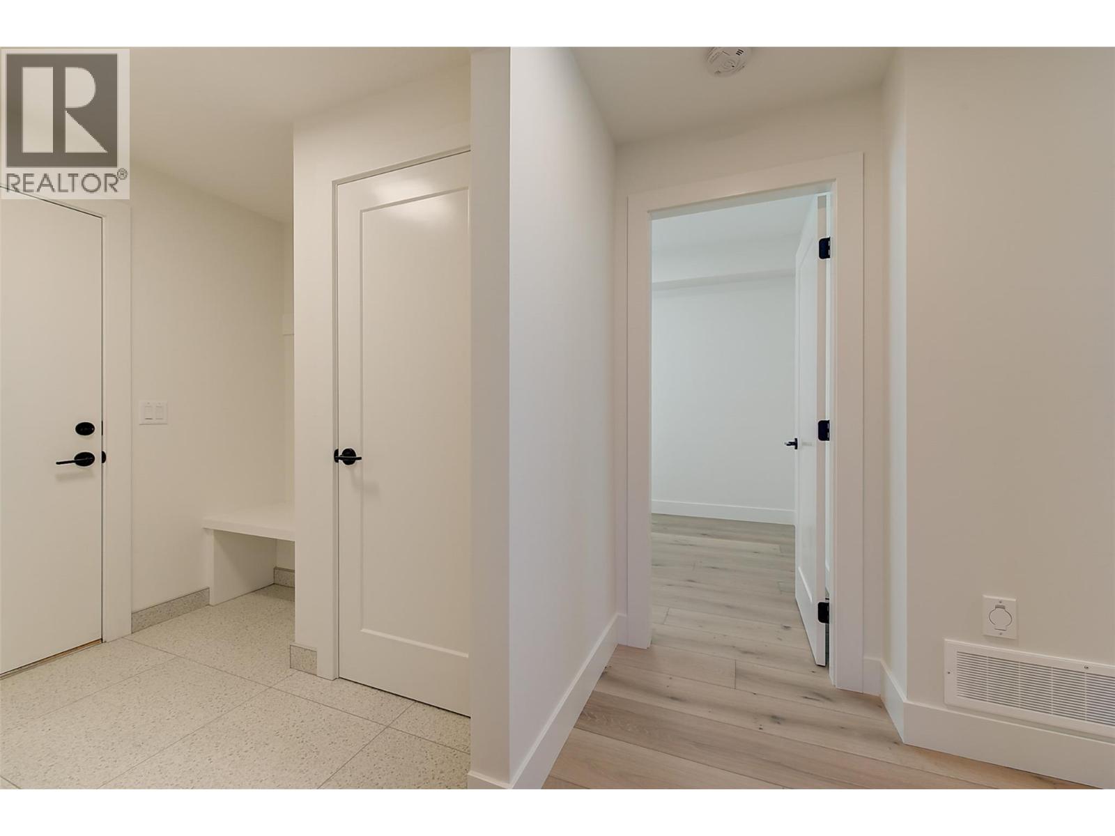  857 Kinnear Court, Kelowna