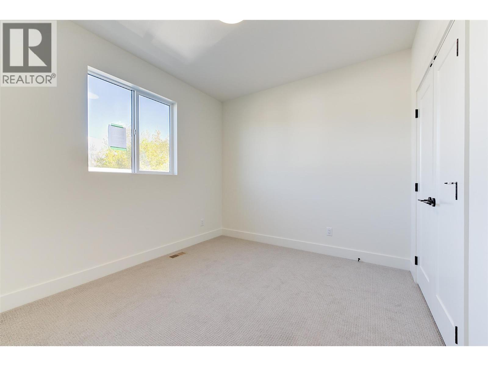  857 Kinnear Court, Kelowna