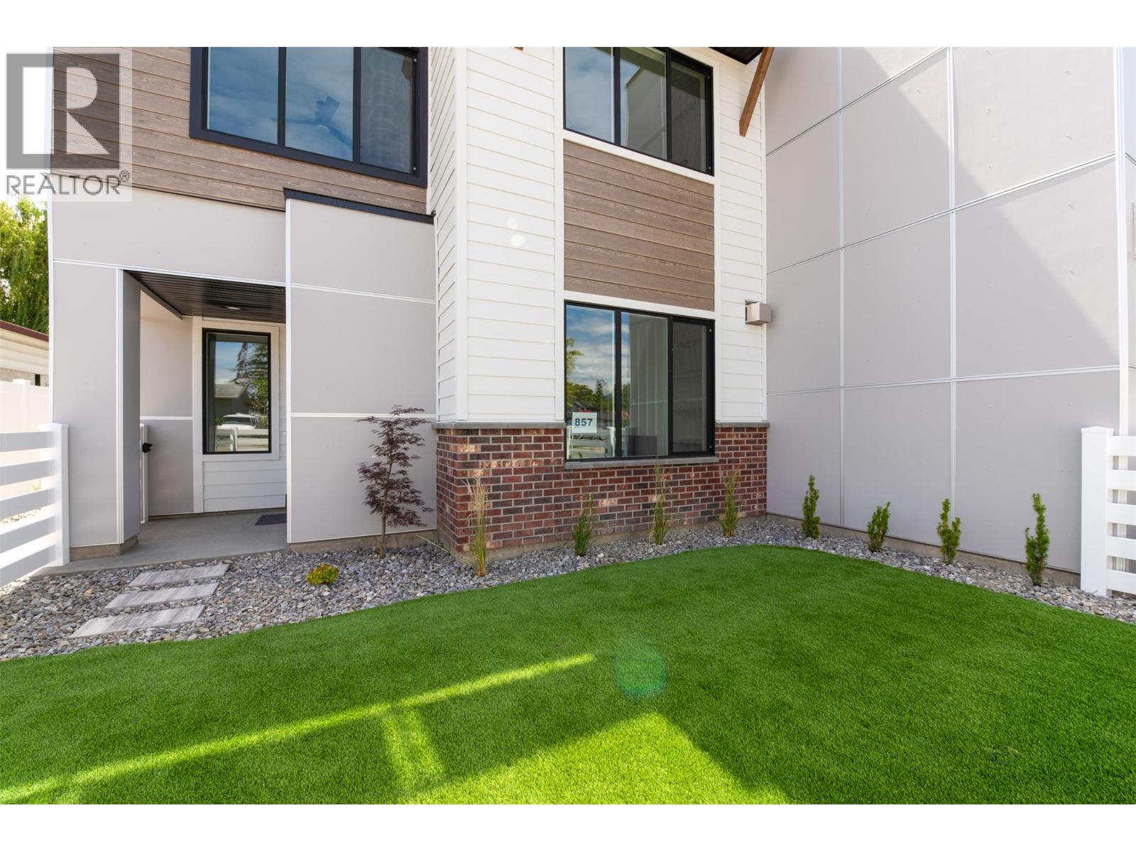  857 Kinnear Court, Kelowna