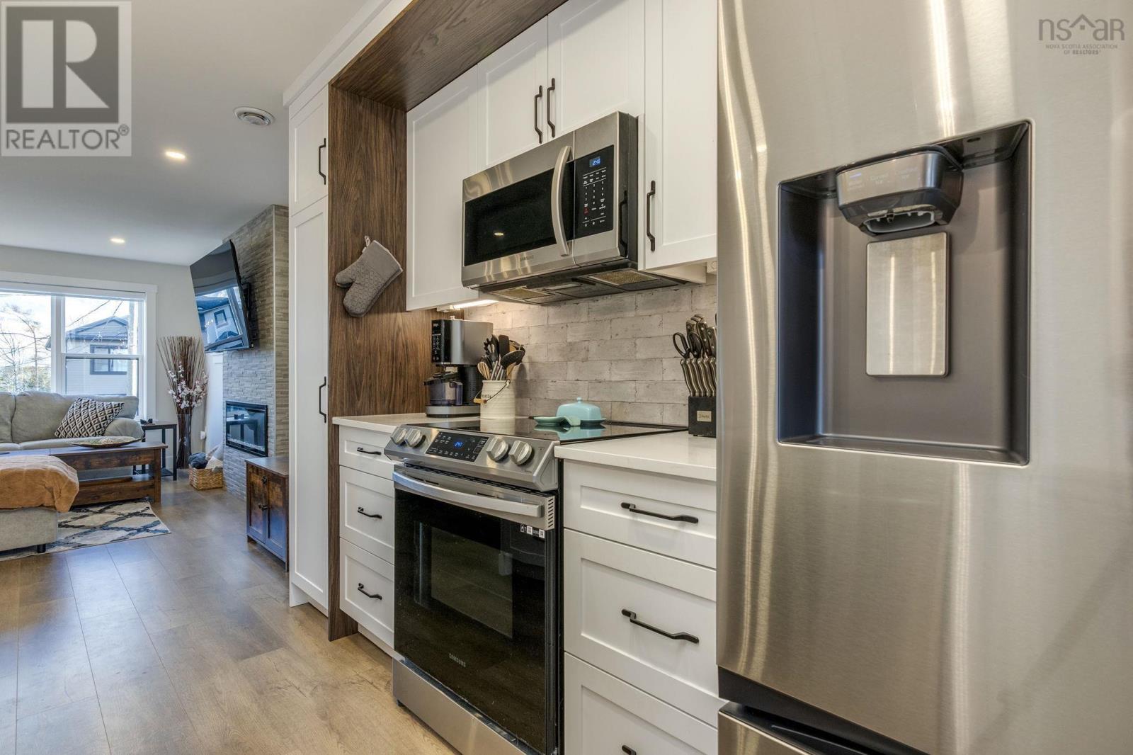 Property 14 of 50 of 39 Sam Crescent