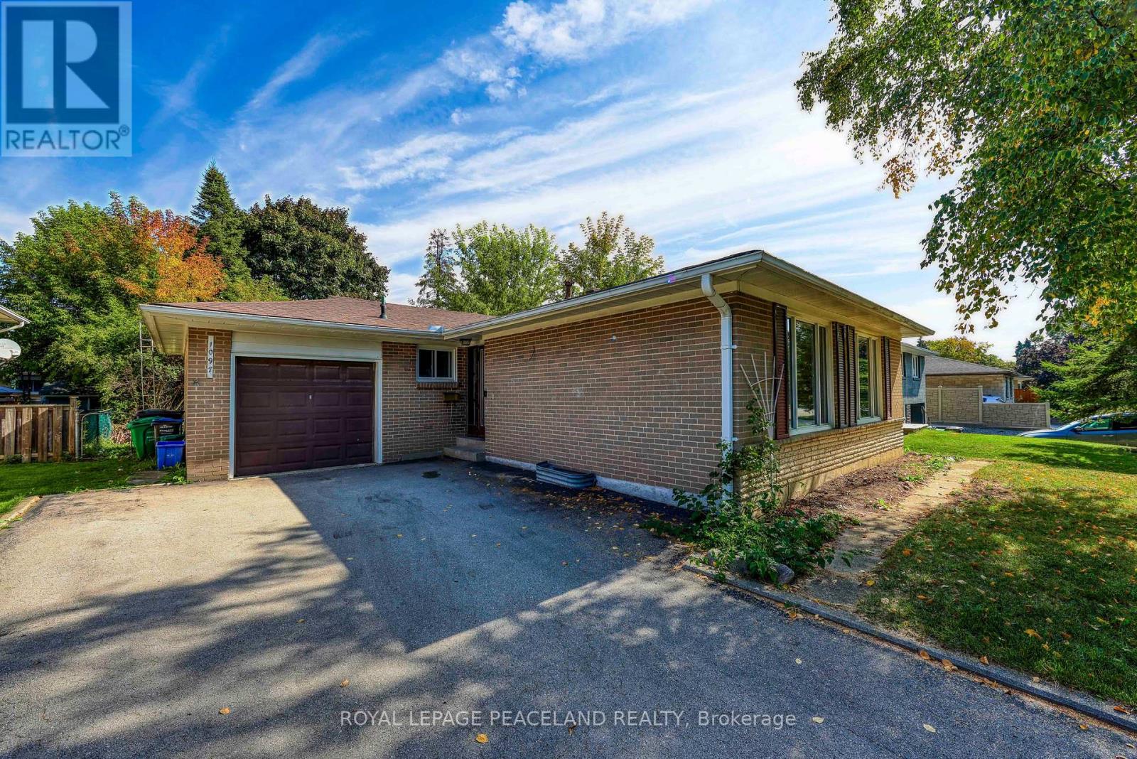 1097 PARTHIA CRESCENT - Photo 3 of 19, Mississauga (Applewood), Ontario