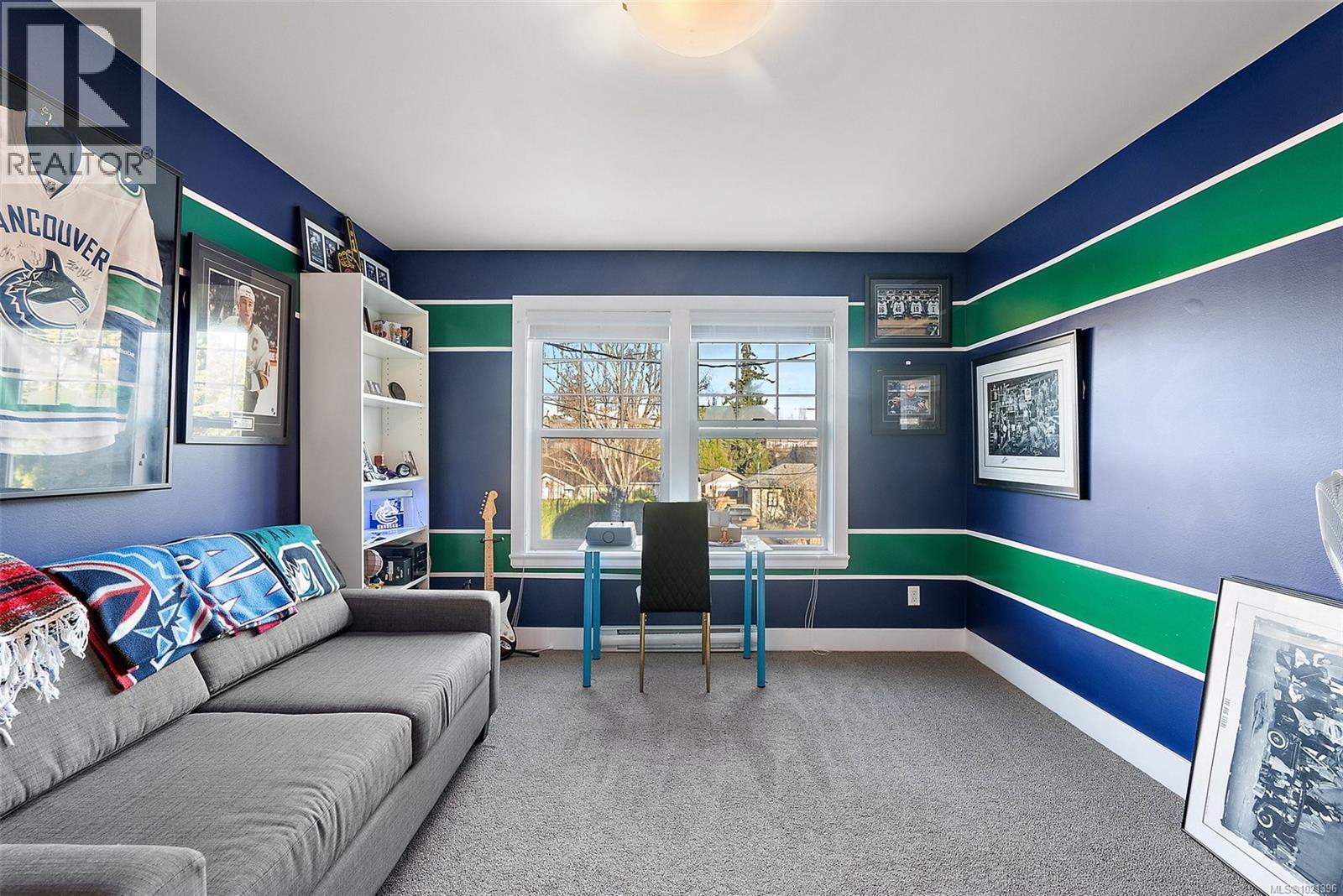  1489B Myrtle Avenue, Victoria