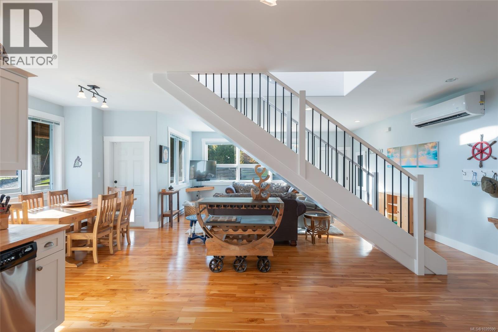 6373 Salal Rd - 27