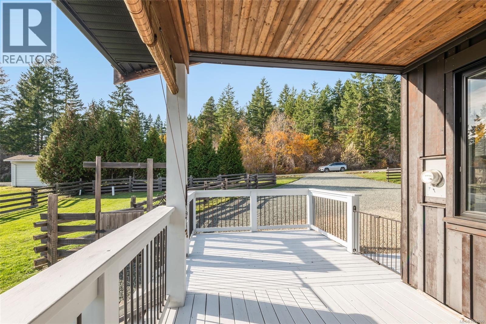 6373 Salal Rd - 40