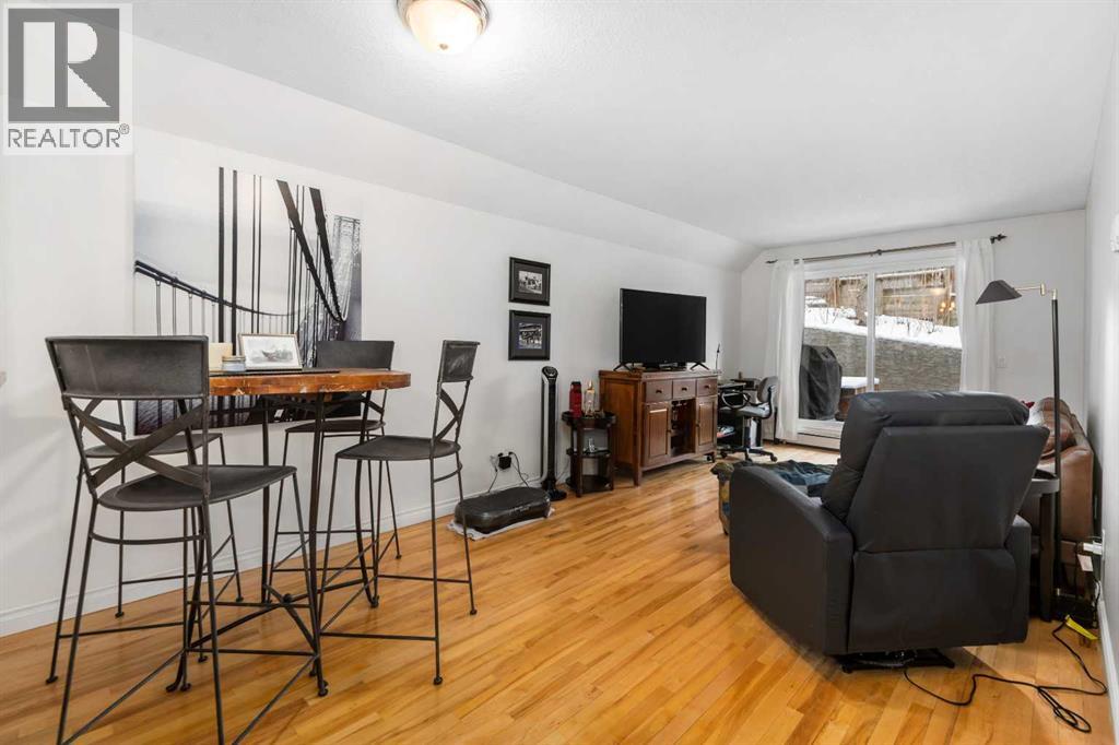 Single Family House for Sale in    Avenue NE Crescent Heights Calgary 