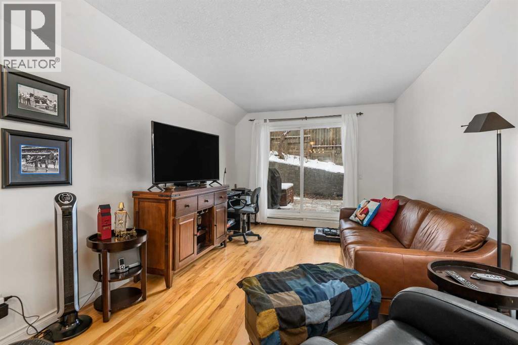 Single Family House for Sale in    Avenue NE Crescent Heights Calgary 