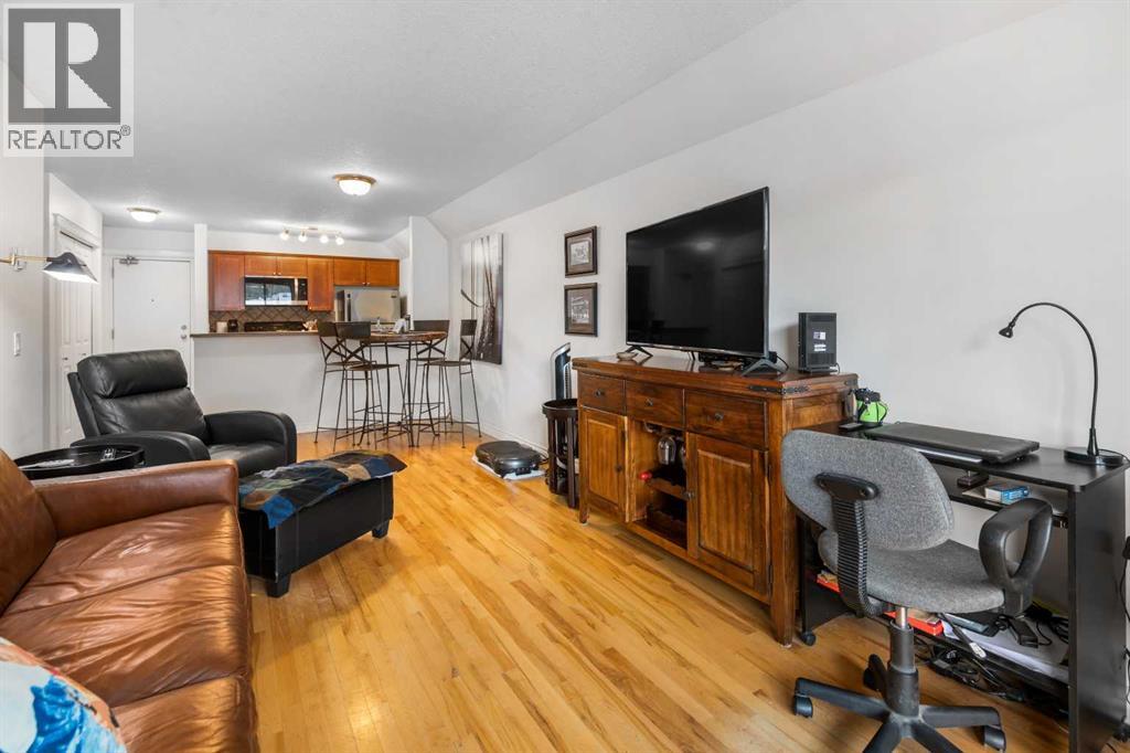 Single Family House for Sale in    Avenue NE Crescent Heights Calgary 