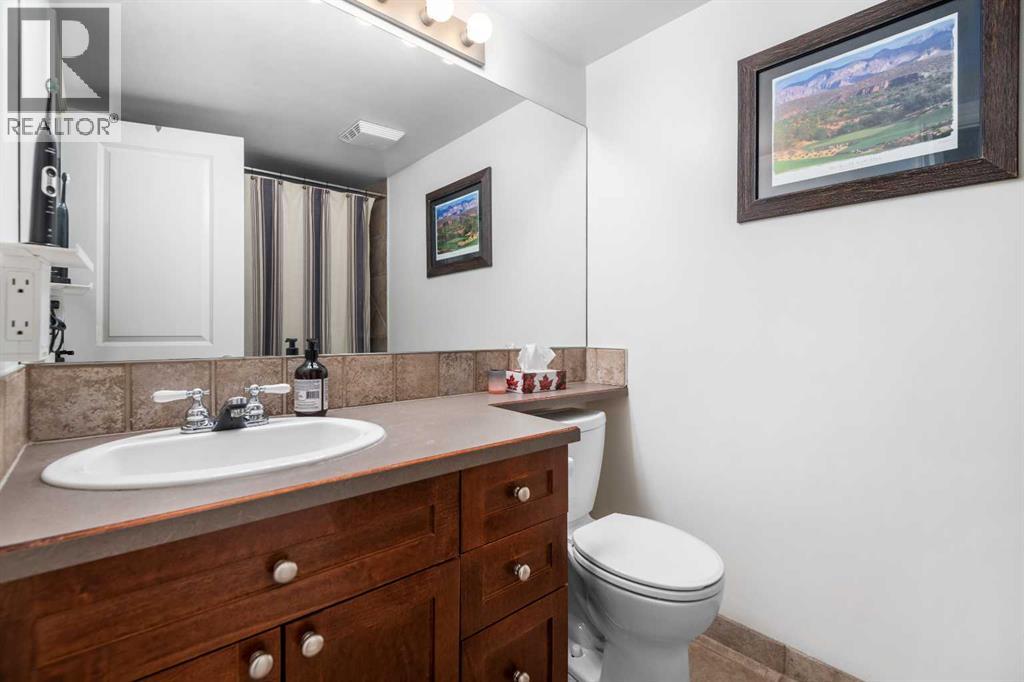 Single Family House for Sale in    Avenue NE Crescent Heights Calgary 