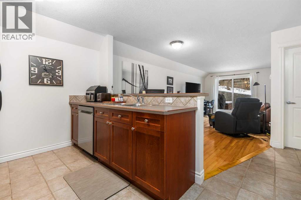 Single Family House for Sale in    Avenue NE Crescent Heights Calgary 