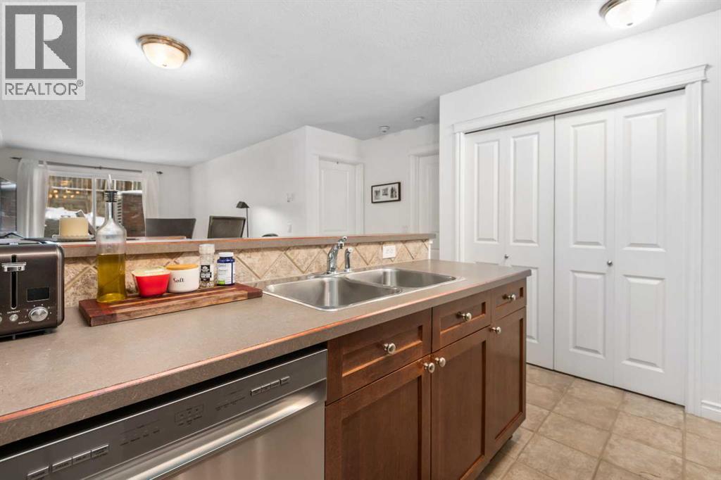 Single Family House for Sale in    Avenue NE Crescent Heights Calgary 