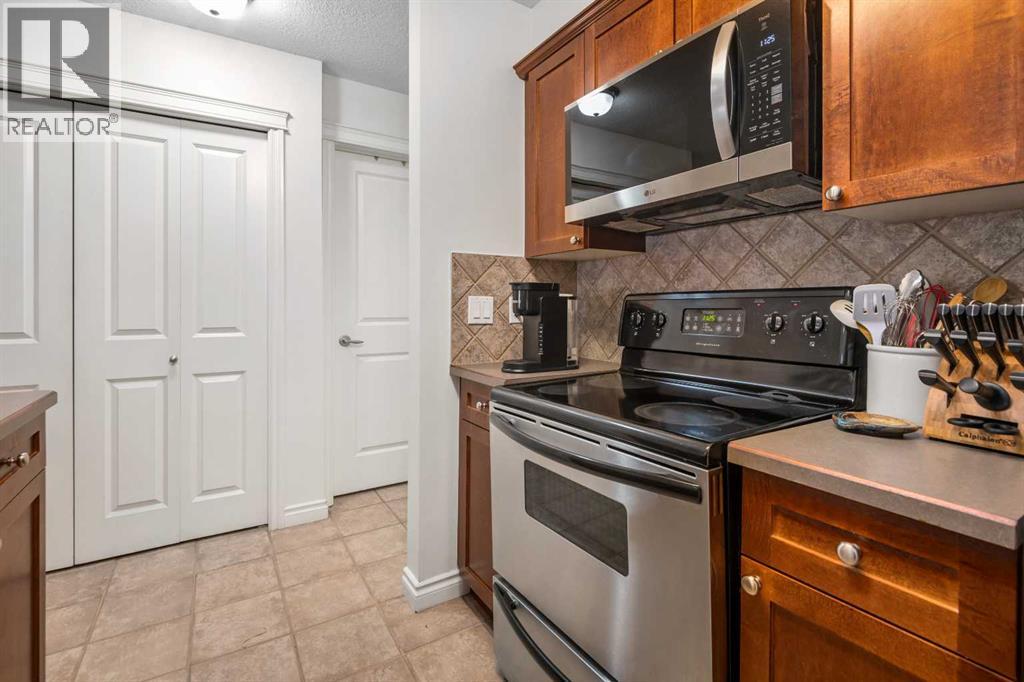 Single Family House for Sale in    Avenue NE Crescent Heights Calgary 