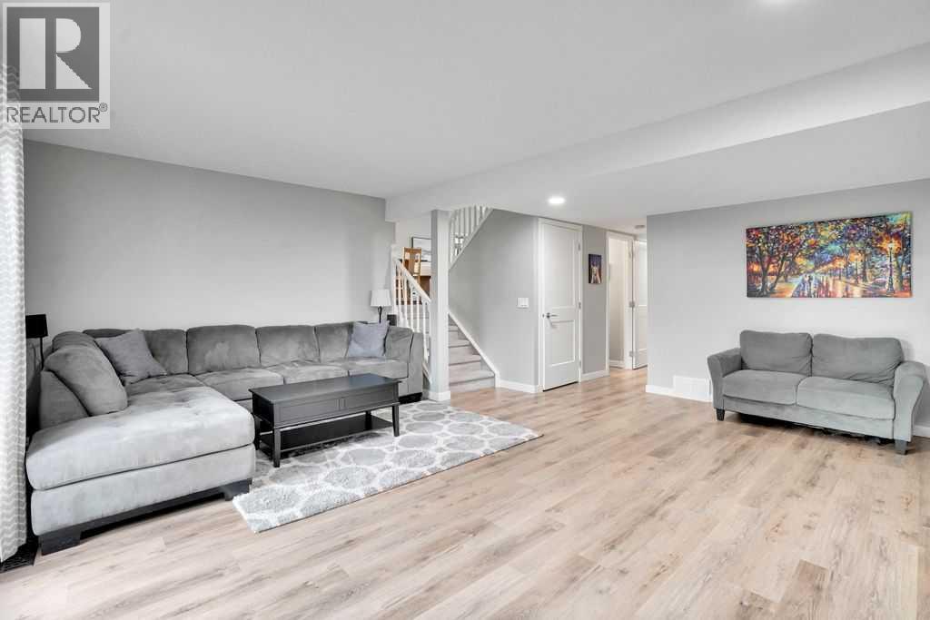 Single Family House 4 Level for Sale in  Wood Valley Place SW Woodbine Calgary 