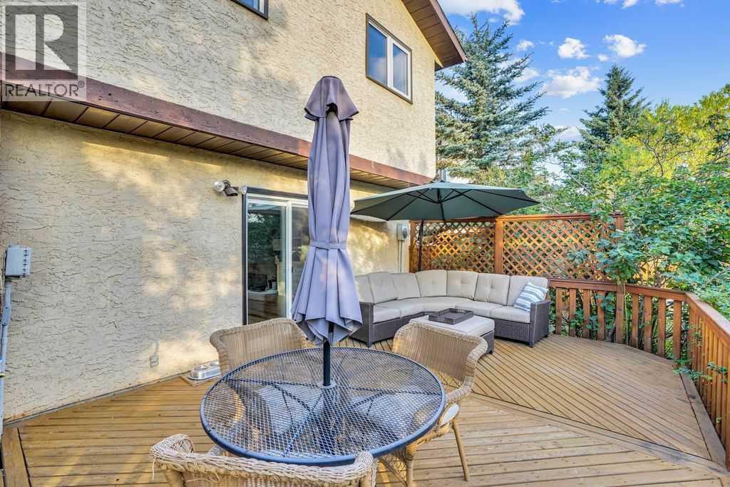 Single Family House 4 Level for Sale in  Wood Valley Place SW Woodbine Calgary 